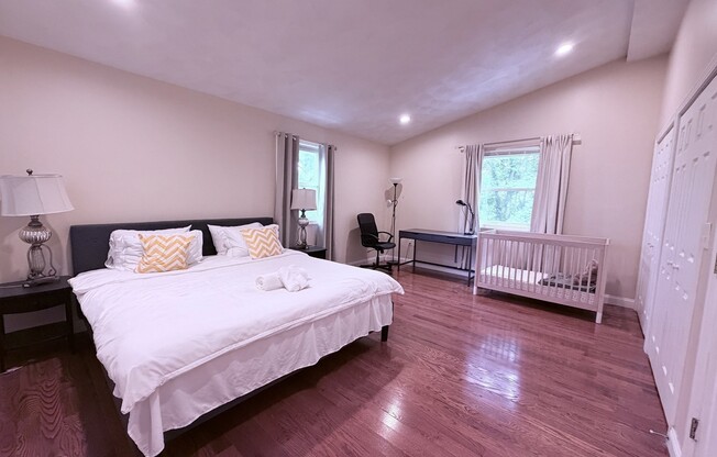 3 beds, 2 baths, 1,600 sqft, $6,300, Unit 201