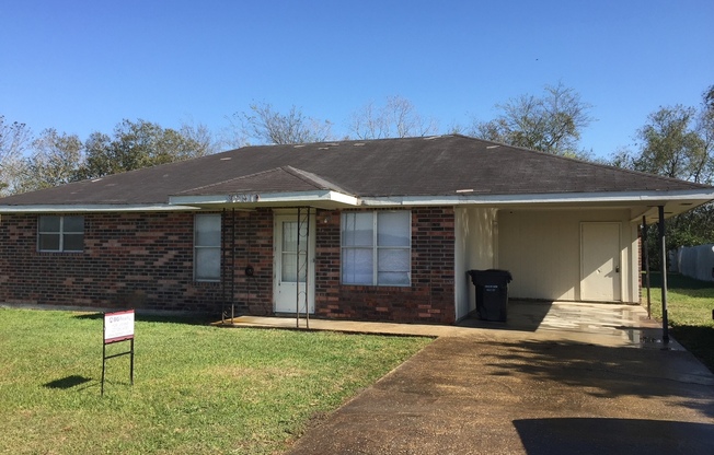 3 Bed 1.5 Bath Home in Abbeville