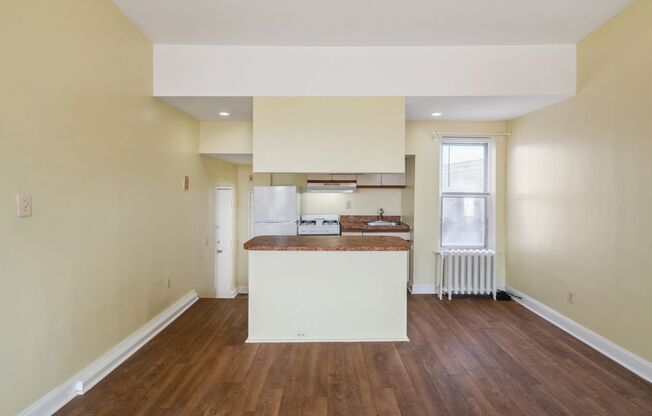 Studio, 1 bath, 600 sqft, $1,100, Unit #3F