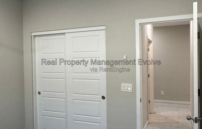5 beds, 3 baths, 2,033 sqft, $2,990