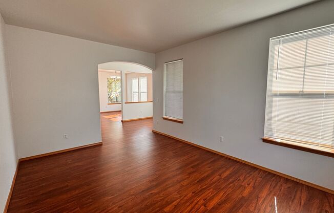 Beautiful 4 Bedroom 2.5 Bath House in Kent