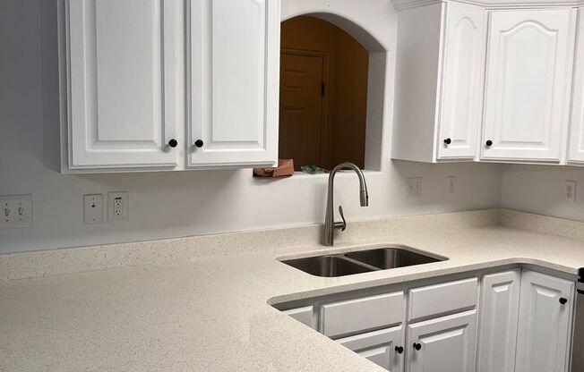 Beautiful 3-Bedroom Condo in Pleasant Grove--AVAILABLE NOW!
