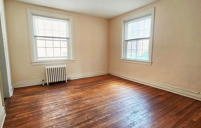 2 beds, 1 bath, 1,100 sqft, $1,725, Unit F1