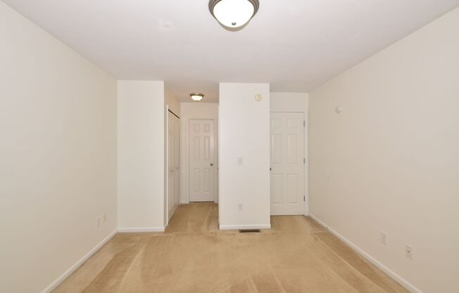 2 beds, 1 bath, $1,600