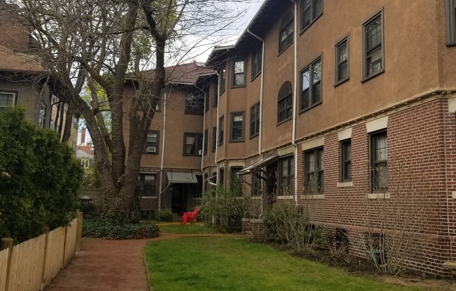 11 EVERETT ST