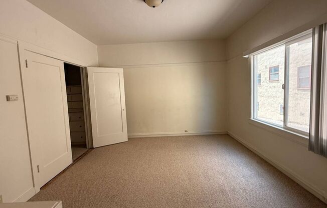 Sunny Apartment, Close to everywhere! Near by BART & CAL