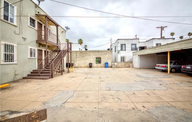 1308 S VAN NESS AVE