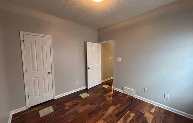 Welcome to 6818 Manslick Rd!