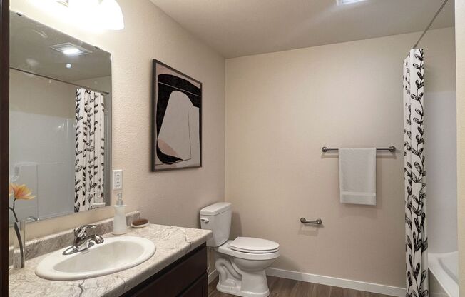 2 beds, 1 bath, 923 sqft, $1,345, Unit CH 1100-05