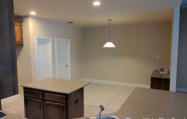 4401 Vista Glen