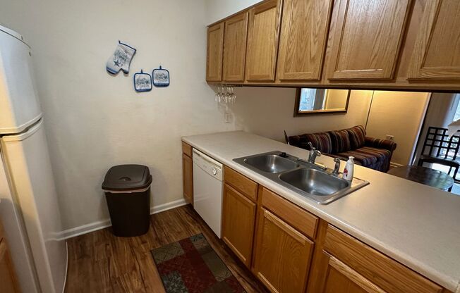 2 beds, 1 bath, $995, Unit Unit 1113