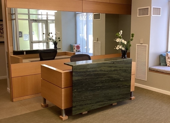 2 beds, 1 bath, 944 sqft, $4,600, Unit 605