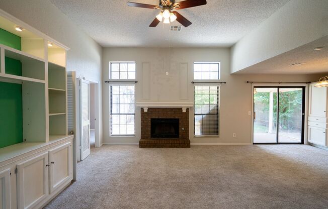 Gorgeous 3 Bed 2 Bath Home in Heart Of Edmond!