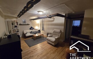828 Reba Pl