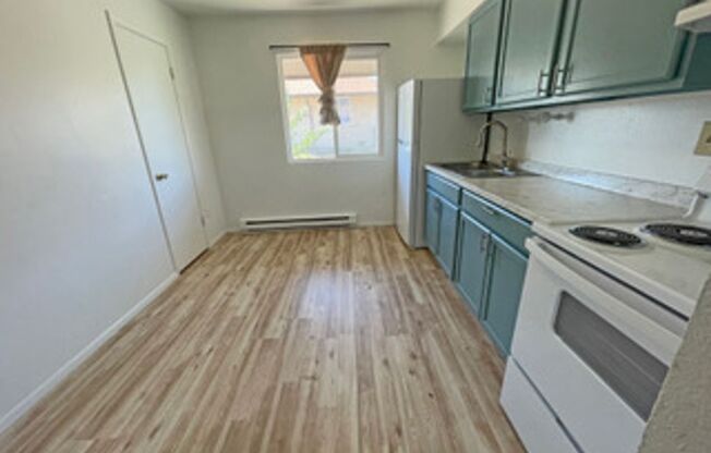 2bed 1bath duplex with fenced yard