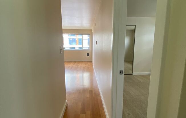 2 beds, 1 bath, 675 sqft, $2,595, Unit 402