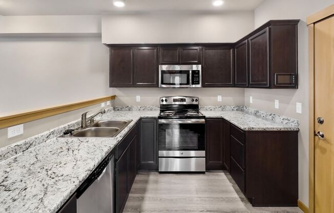 3 beds, 2 baths, 1,021 sqft, $2,295, Unit 541-104