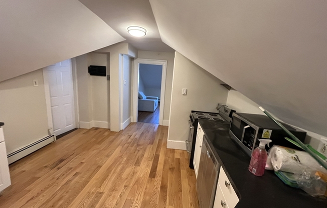 362 W 4 ST