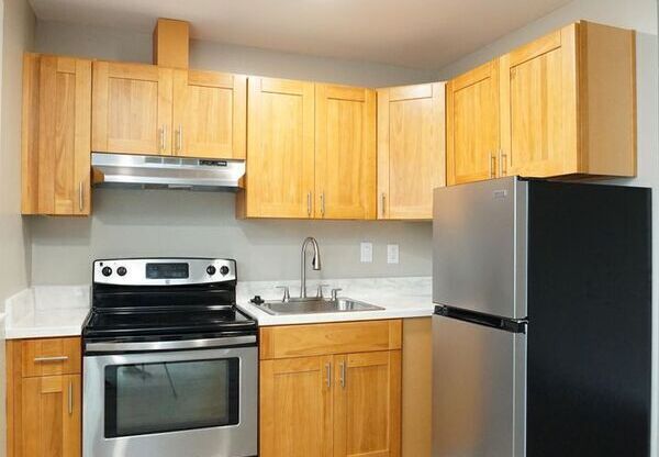 11758 GREENWOOD AVE N