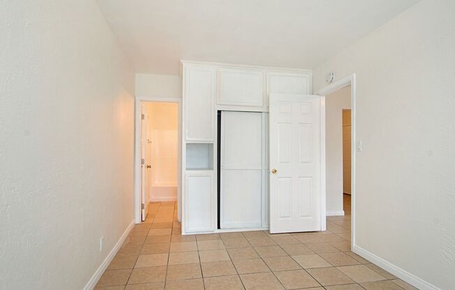 1 bed, 1 bath, 650 sqft, $1,688, Unit National Ave 1722