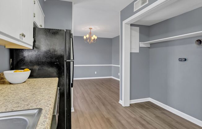3 beds, 2.5 baths, 1,370 sqft, $1,015, Unit B-3