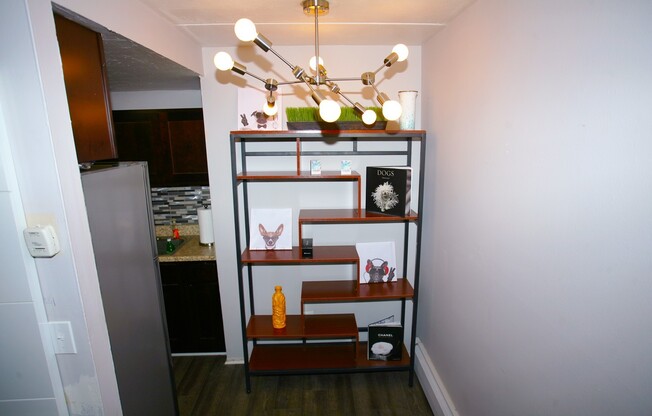 1 bed, 1 bath, 650 sqft, $999, Unit 702-R