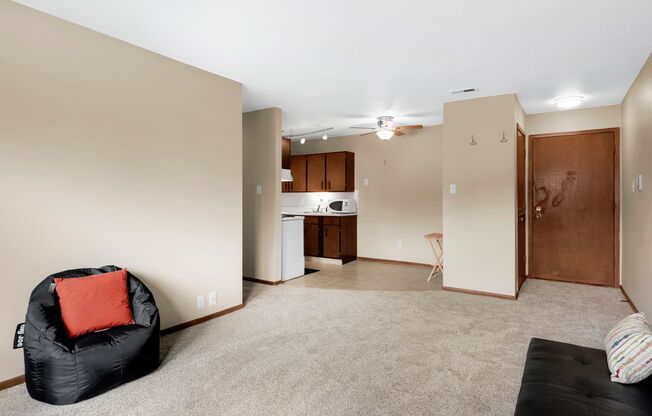 2 beds, 1.5 baths, 850 sqft, $1,149, Unit 4301-16