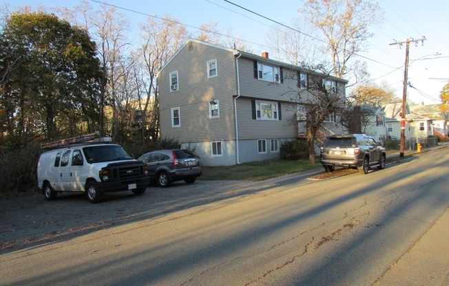 18 HARRIET AVE