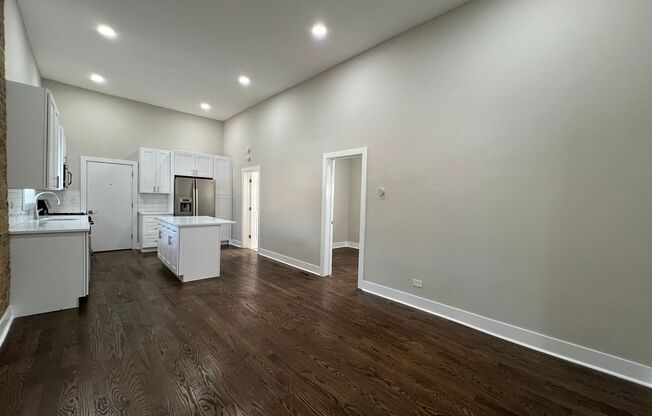 2 beds, 1 bath, $2,150, Unit 1R