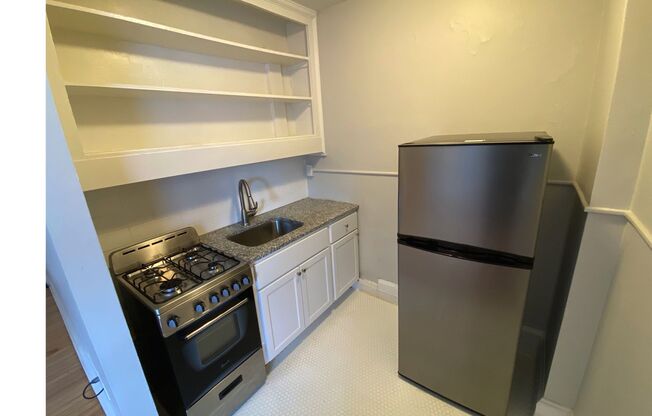 Studio, 1 bath, 300 sqft, $1,450, Unit Unit 106