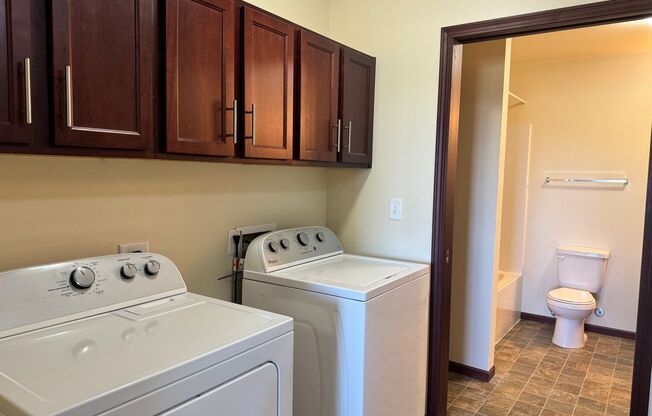 1 bed, 1 bath, 718 sqft, $995, Unit 5400-103