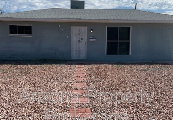 8041 N 30 DR