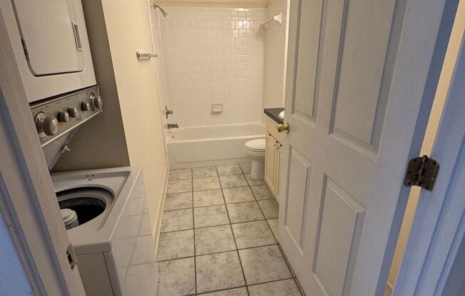 1 bed, 1 bath, 511 sqft, $1,300, Unit APT 406