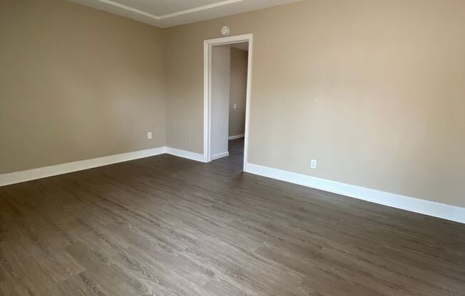 2 beds, 1 bath, $2,300