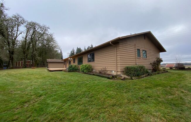 Your Countryside Retreat Awaits ~ 3 Bedroom / 2.5 Bath House Corvallis OR