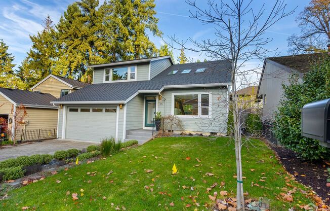 Fully Furnished Lake Oswego Gem!!!!