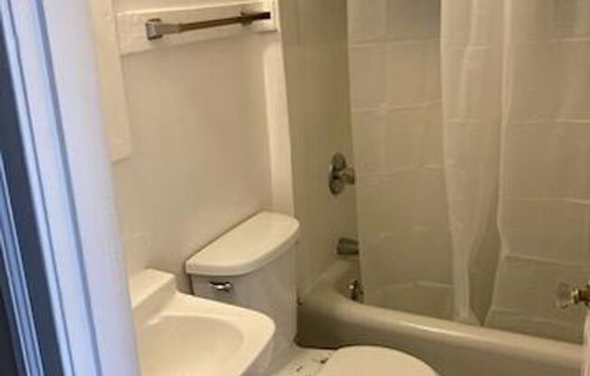 1 bed, 1 bath, 550 sqft, $2,595, Unit 51