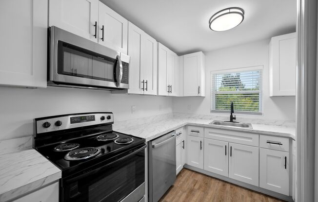 2 beds, 1.5 baths, 850 sqft, $1,695, Unit E109