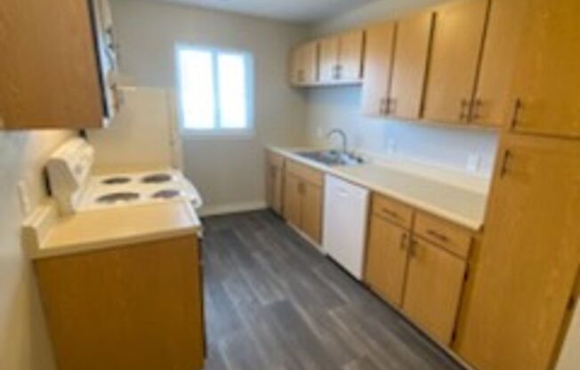 2 beds, 2 baths, 856 sqft, $869, Unit 2827-1806