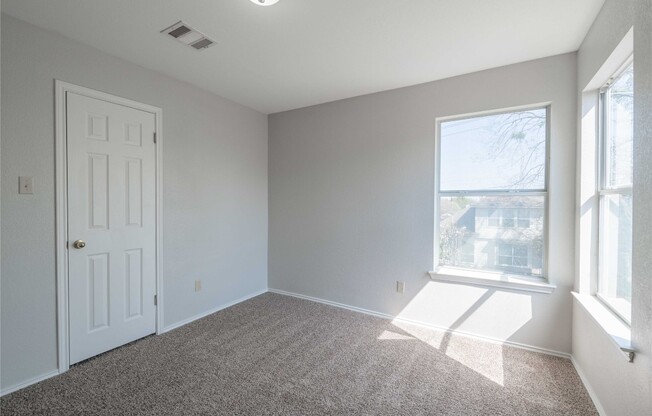 1011 GAZANIA DR