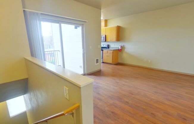 3 beds, 2 baths, 1,323 sqft, $2,400, Unit 6