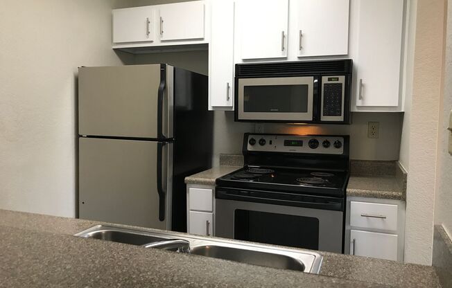 2 beds, 2 baths, 917 sqft, $1,550, Unit #610