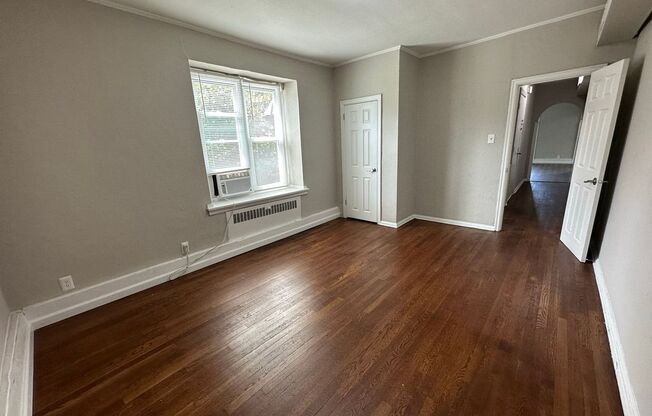 2 beds, 1 bath, 1,035 sqft, $1,595, Unit Unit 17-B