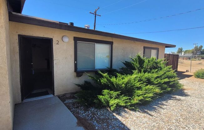 Nice and Cozy apartment in Apple Valley with 2 car garage