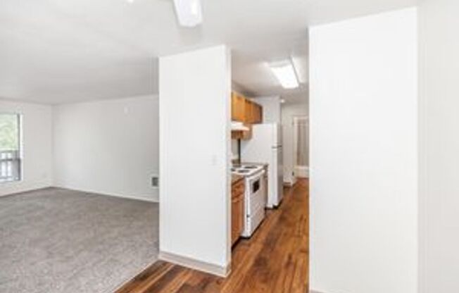 2 beds, 2 baths, 877 sqft, $1,845, Unit 110