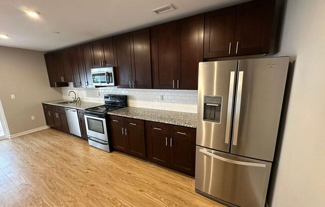 2 beds, 2 baths, 900 sqft, $2,050, Unit 2B