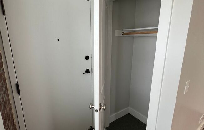 1 bed, 1 bath, 650 sqft, $1,295, Unit Unit 301 A650 Corner Unit w/Nook and Downtown View