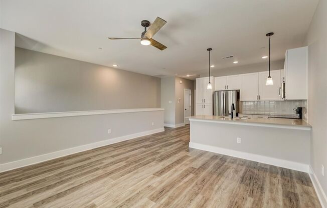 2 beds, 2.5 baths, 1,148 sqft, $1,850, Unit 4500 Colosseum Way