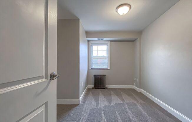 2 beds, 1 bath, 630 sqft, $945, Unit 104-05