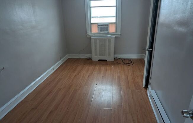 239 Long Ln, Upper Darby, PA 19082